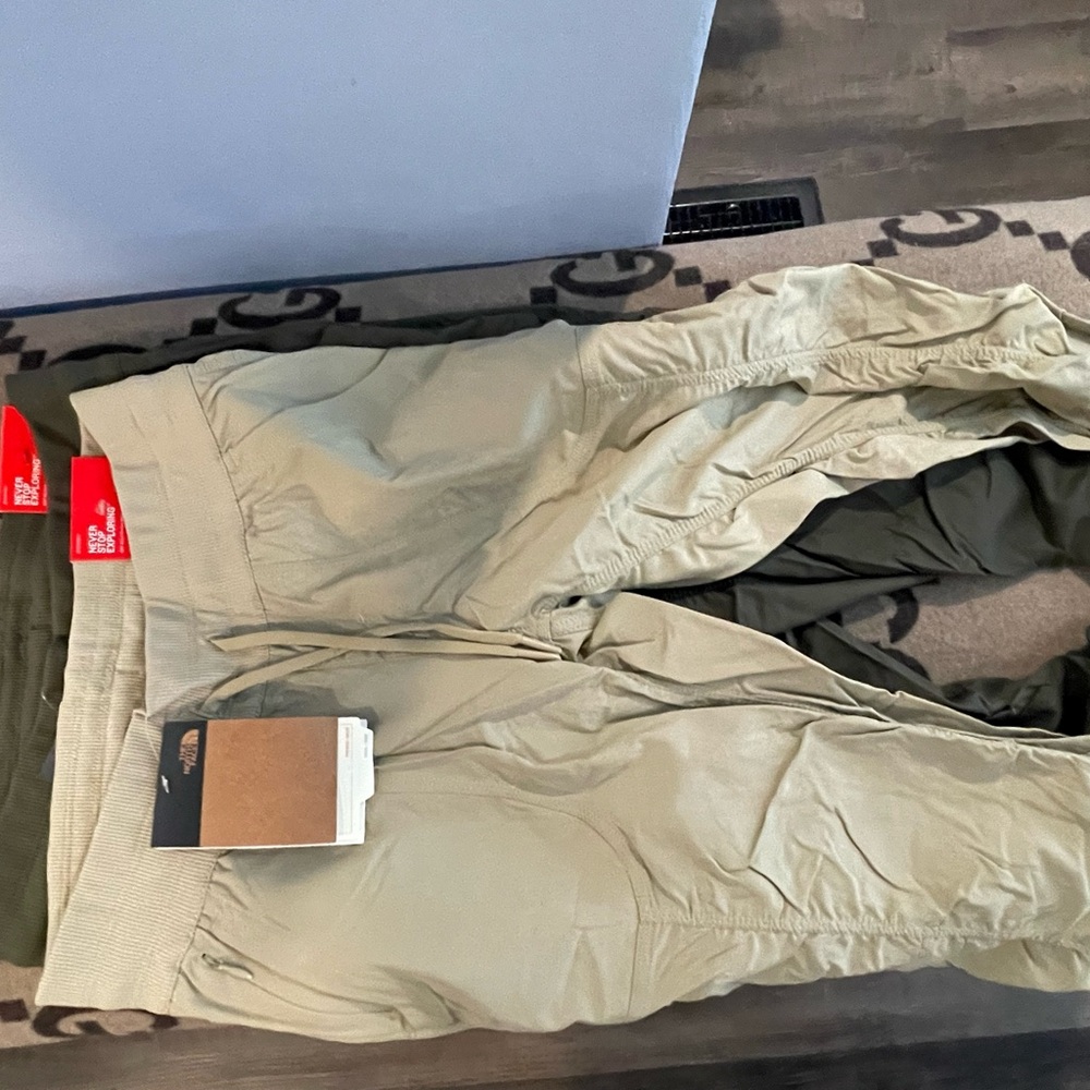 Brand new Northface crop joggers